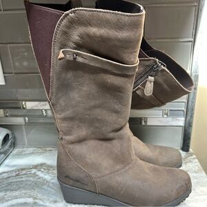 EDDIE BAUER TALL LEATHER WINTER BOOTS  WATERPROOF WEDGE HEEL SZ  9  insulated